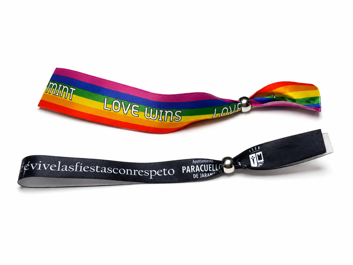 Pulsera de Tela con Broche 4