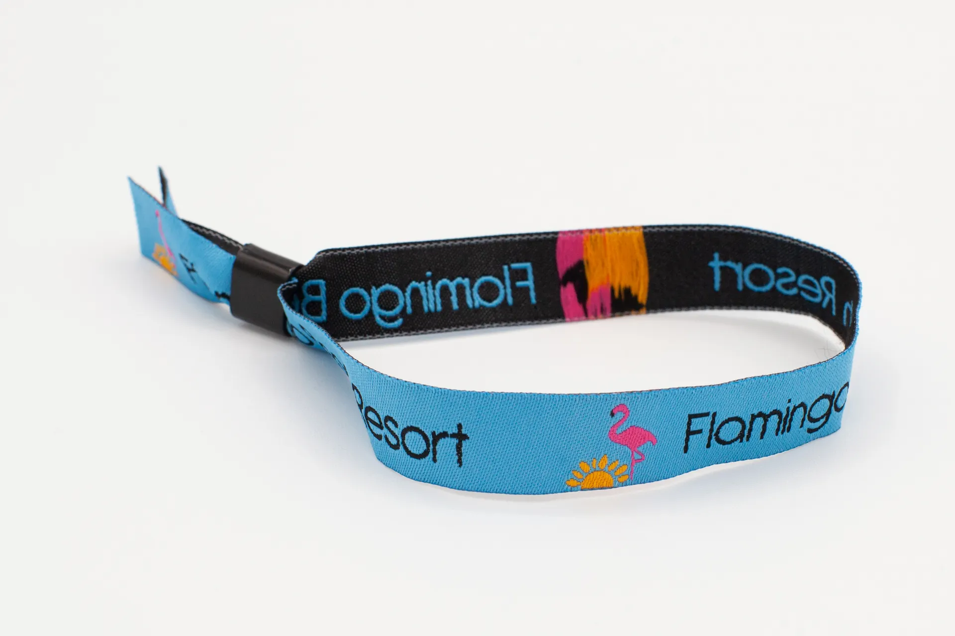 Pulsera de Tela con Broche 9